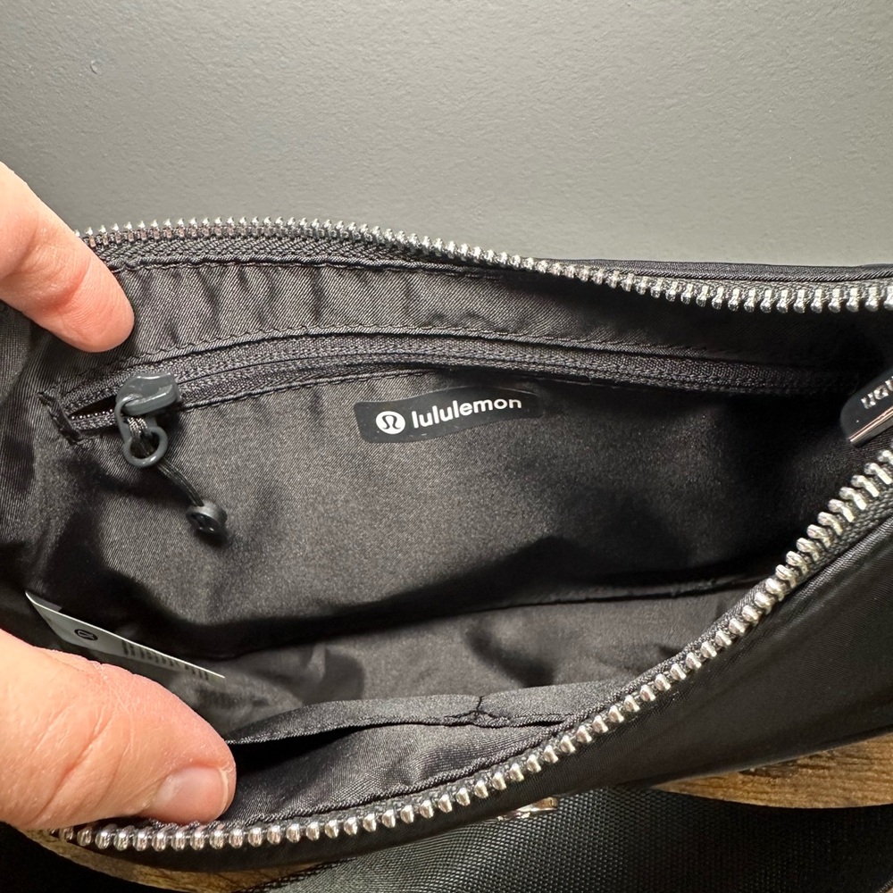 Lululemon City Essentials Small Shoulder Bag - Picture 10 of 14